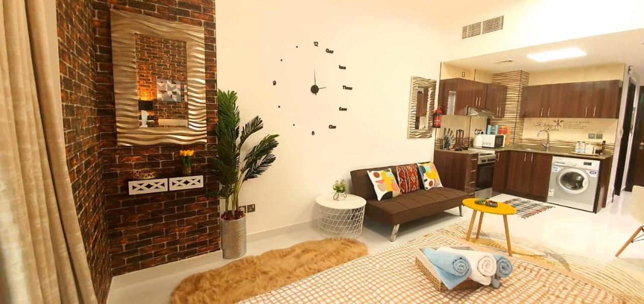 Beautiful Studio Appartment Near Dubai Global Village Exterior photo